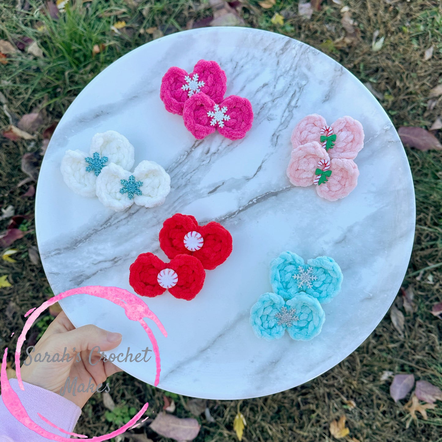 Fluffy Mini Piggies, 3" on CLIPS