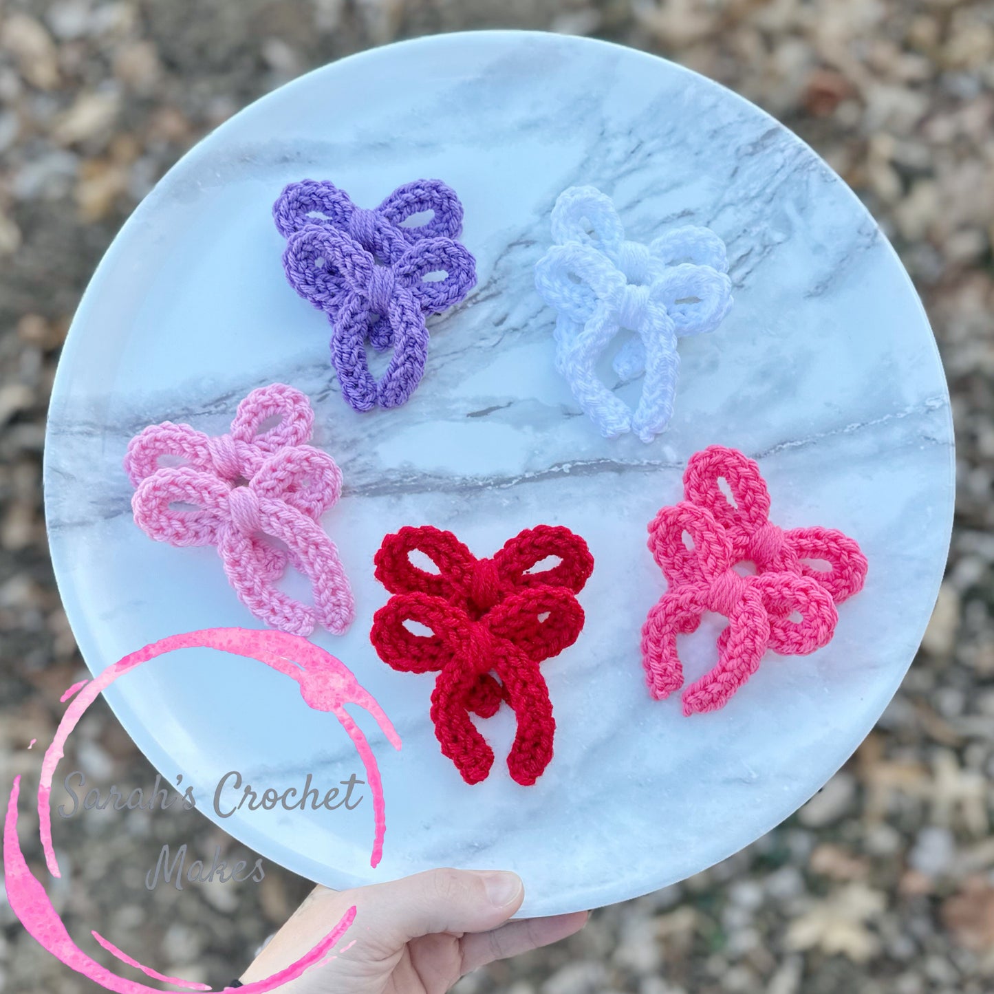 Solid Handtied Bows, 3" Piggies (on CLIPS)