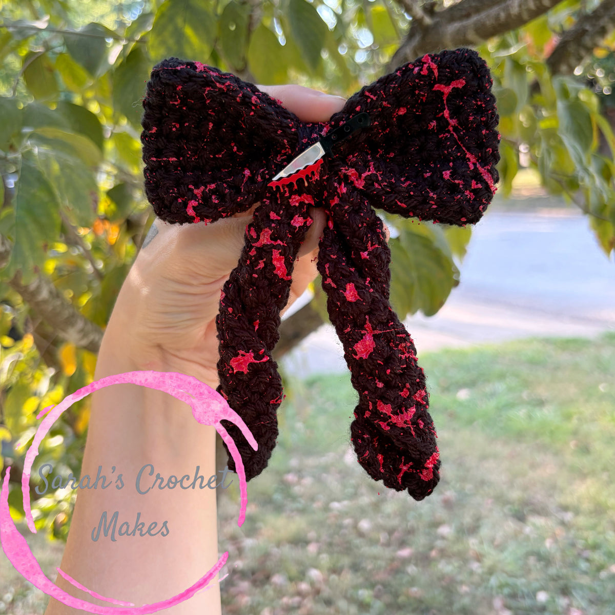 Black Blood Splatter Knife Single Sailor Bow (ON CLIP)